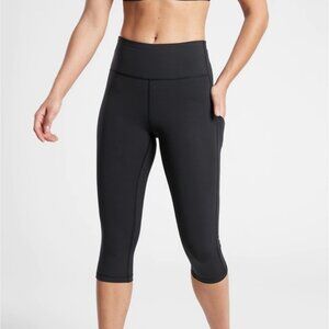 Athleta NWOT Ultimate Stash II Capri Size XL Black